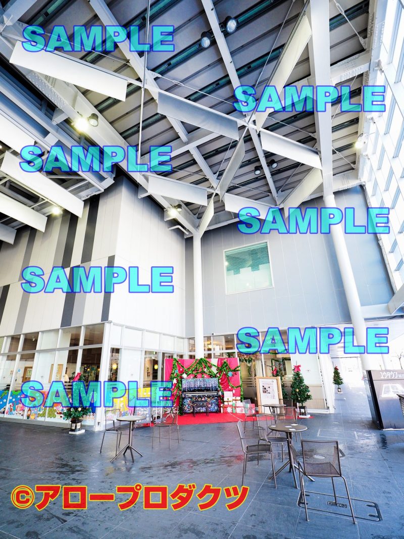 sce0019【ダウンロード画像　ユウタウン総曲輪のピアノ】