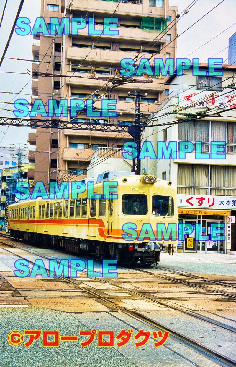 chu0014【ダウンロード画像　愛媛県の伊予鉄道　鉄道線編成写真　大手町付近にて】