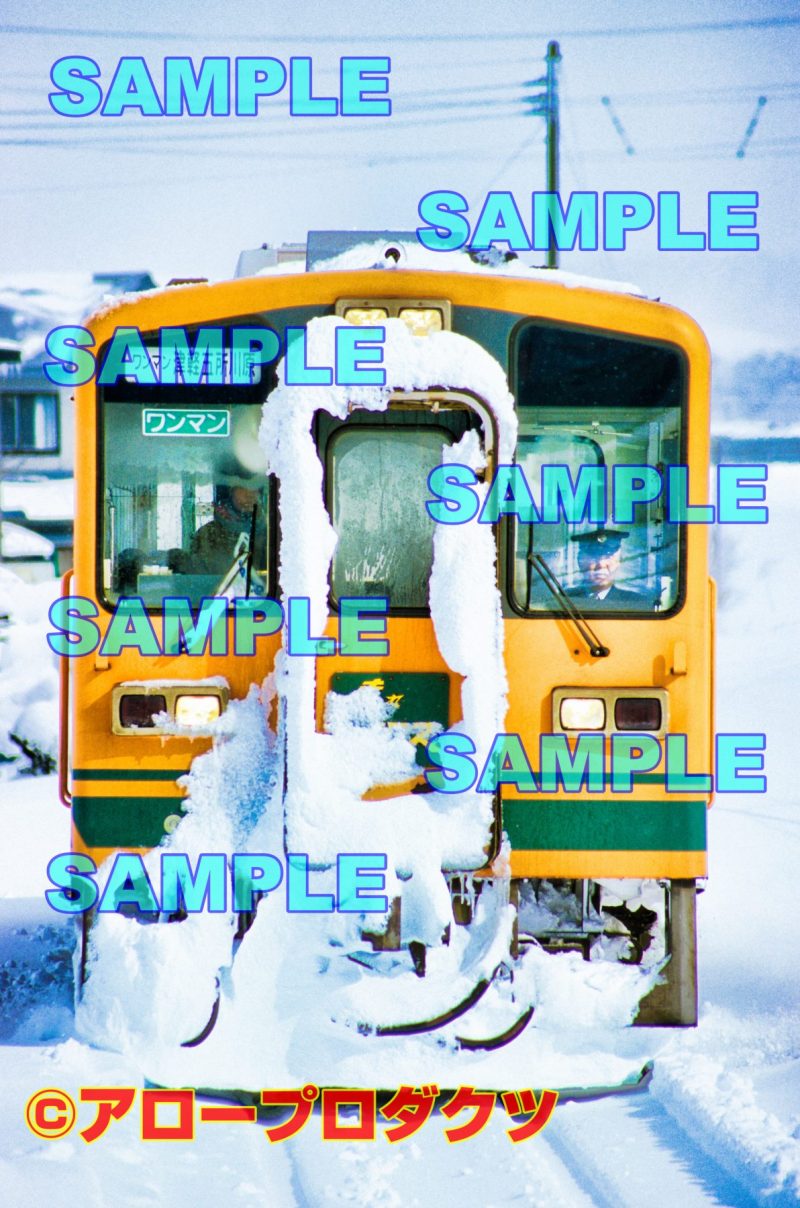 toh0004【ダウンロード画像 真冬の津軽鉄道 普通列車 正面から】