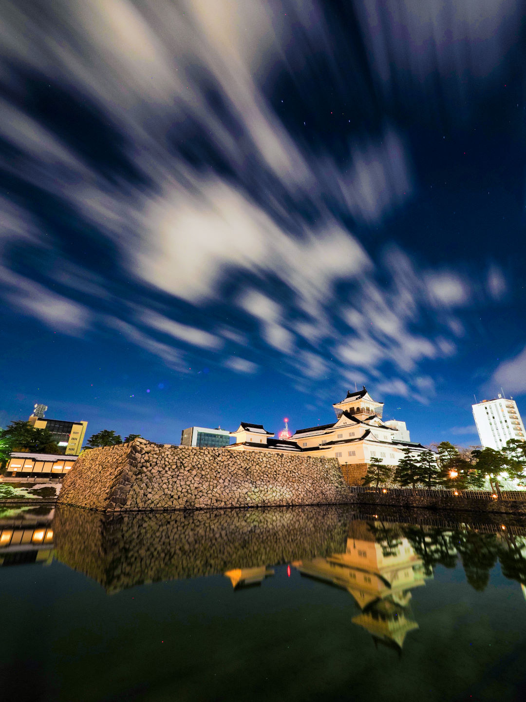 富山城の夜景 Toyama Castle at night