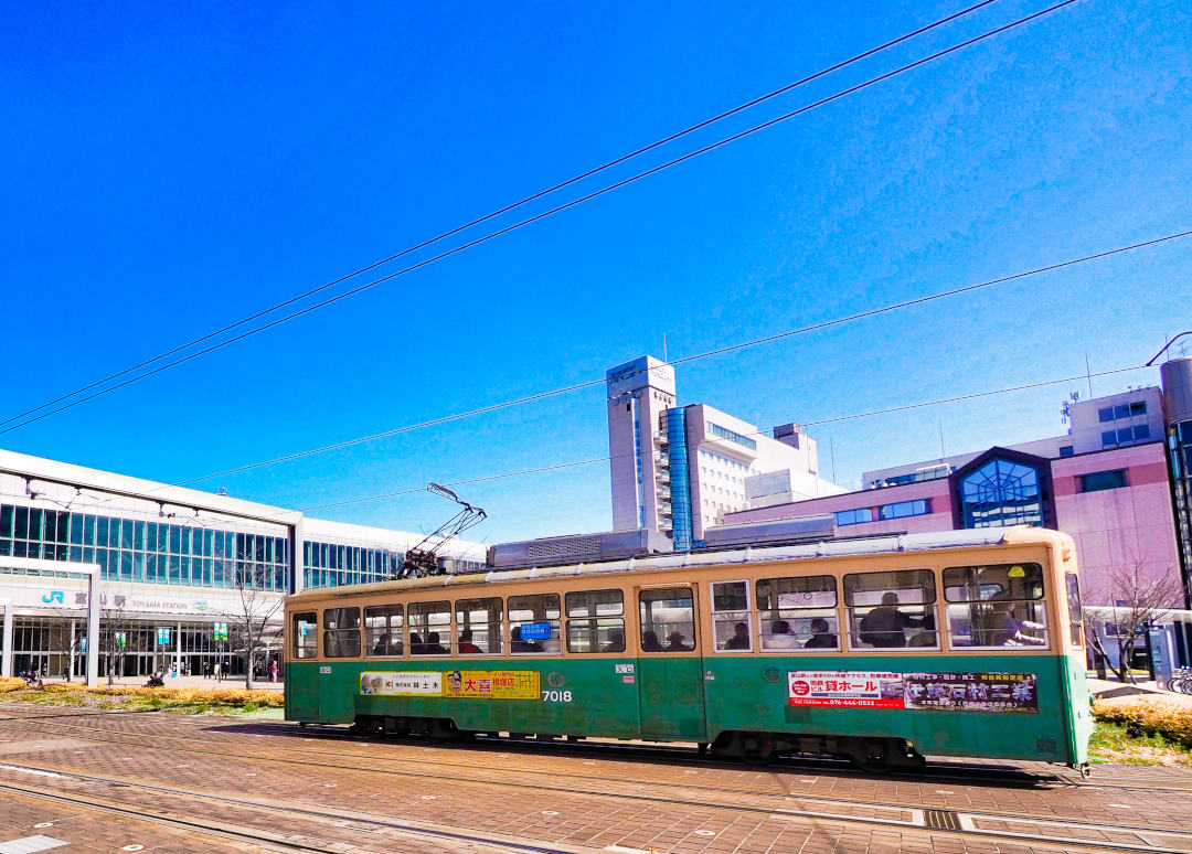 Toyama tram around Toyama Sta. 5