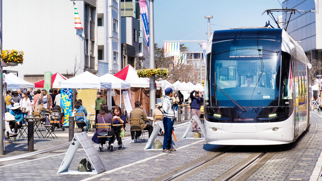 Toyama Tram in Ote-mall